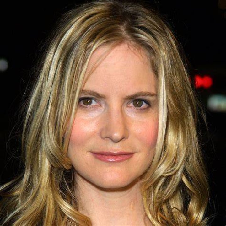 Exploring Jennifer Jason Leigh's Guitar Journey: A Multifaceted Talent