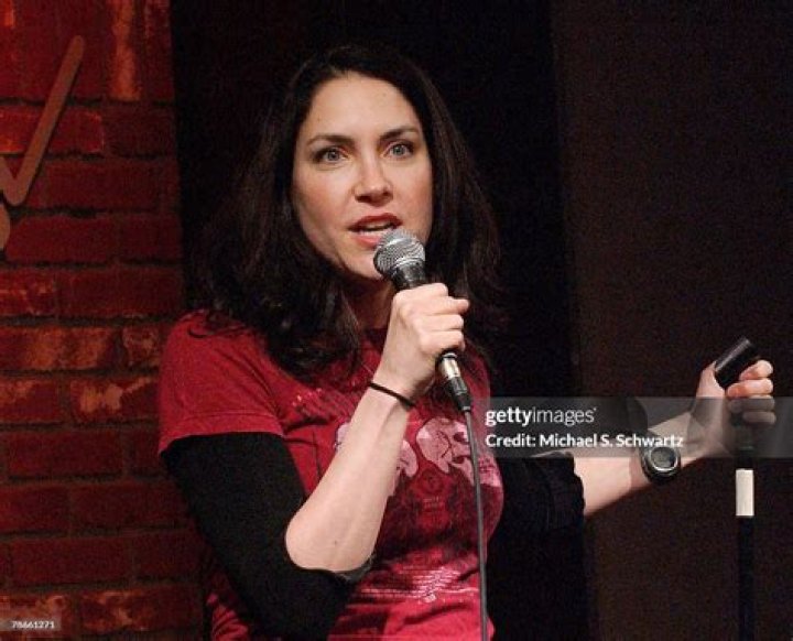 Lahna Turner: The Rising Star of Stand-Up Comedy